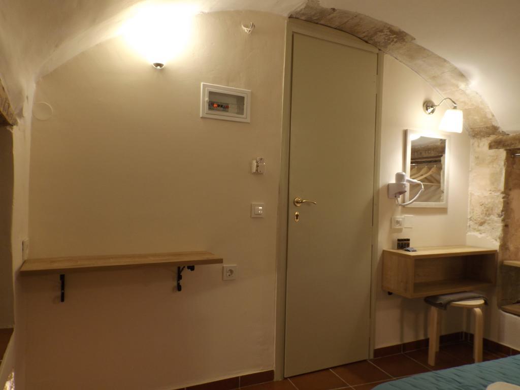 Fivos Chrissi Akti Chania