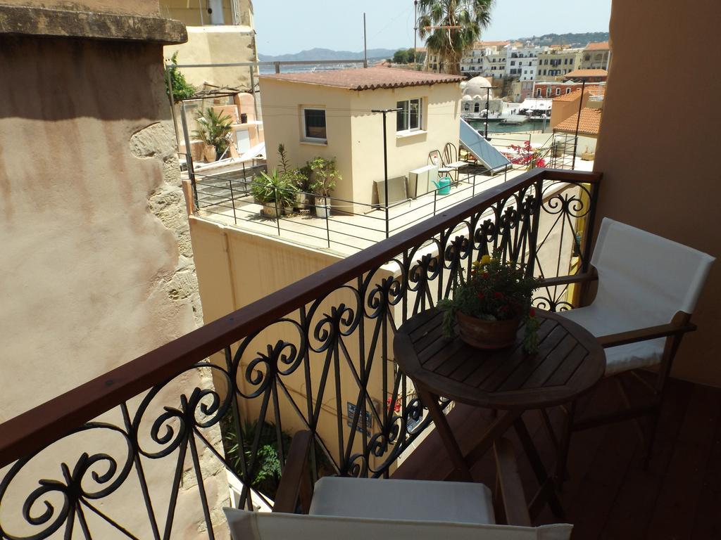 Fivos Chrissi Akti Chania