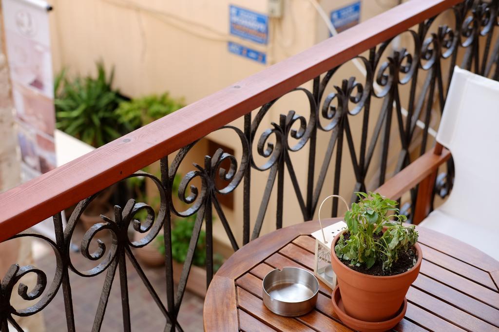Fivos * Chrissi Akti Chania